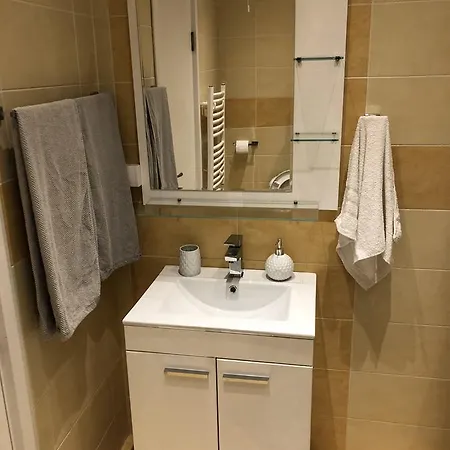 5 Stars With Free Garage Place Novi Sad