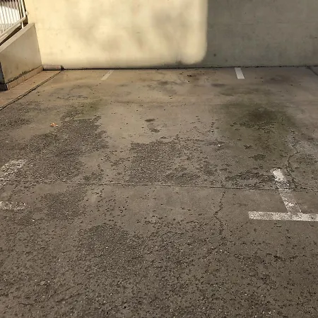 5 Stars With Free Garage Place *